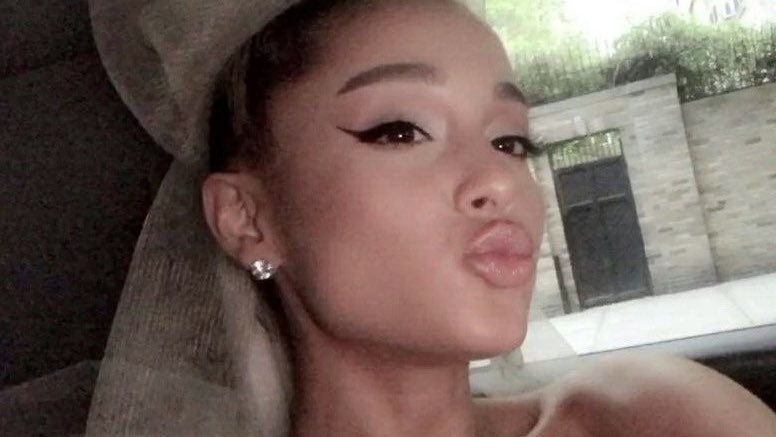 hourly ariana tweet media