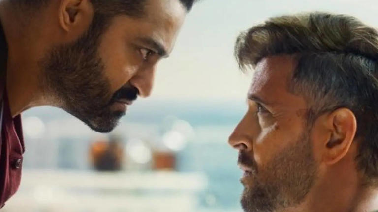 ImAnshul09's tweet image. #War2: #HrithikRoshan Thanks Fans For All 'Cheers' In Theatres, #JrNTR𓃵 Reacts To Incredible Public Support