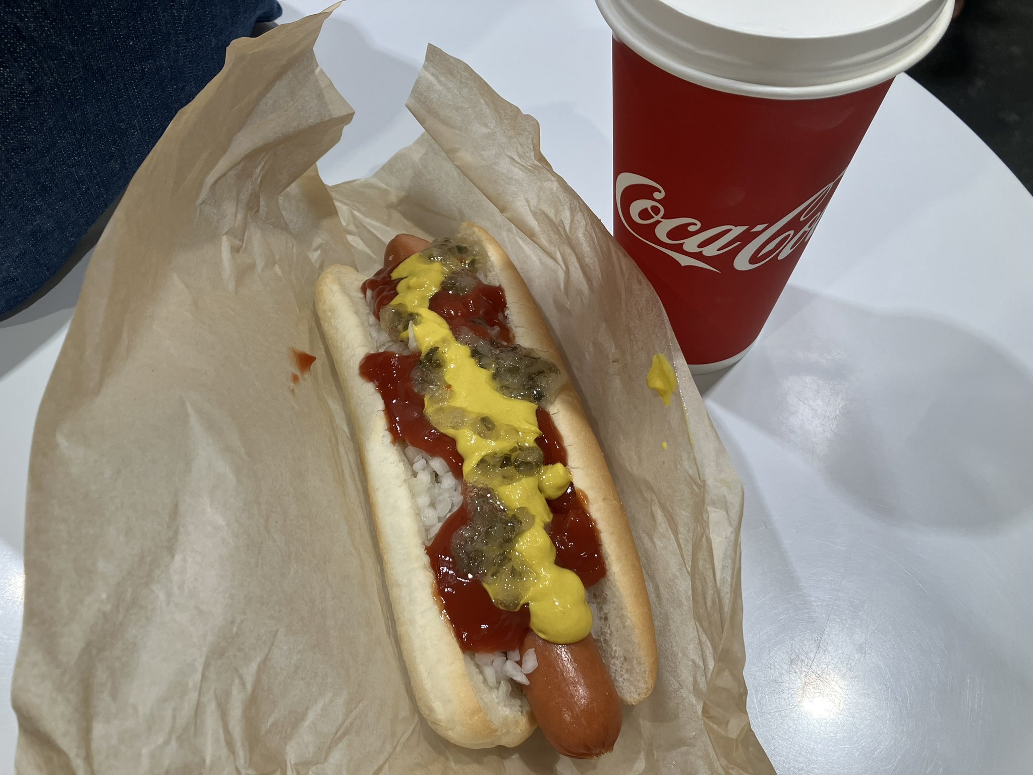 〈クリスマス〉食いしん坊サンタクロース　ホットドッグ クリスマス〉食いしん坊サンタクロース ホットドッグ （この冬は