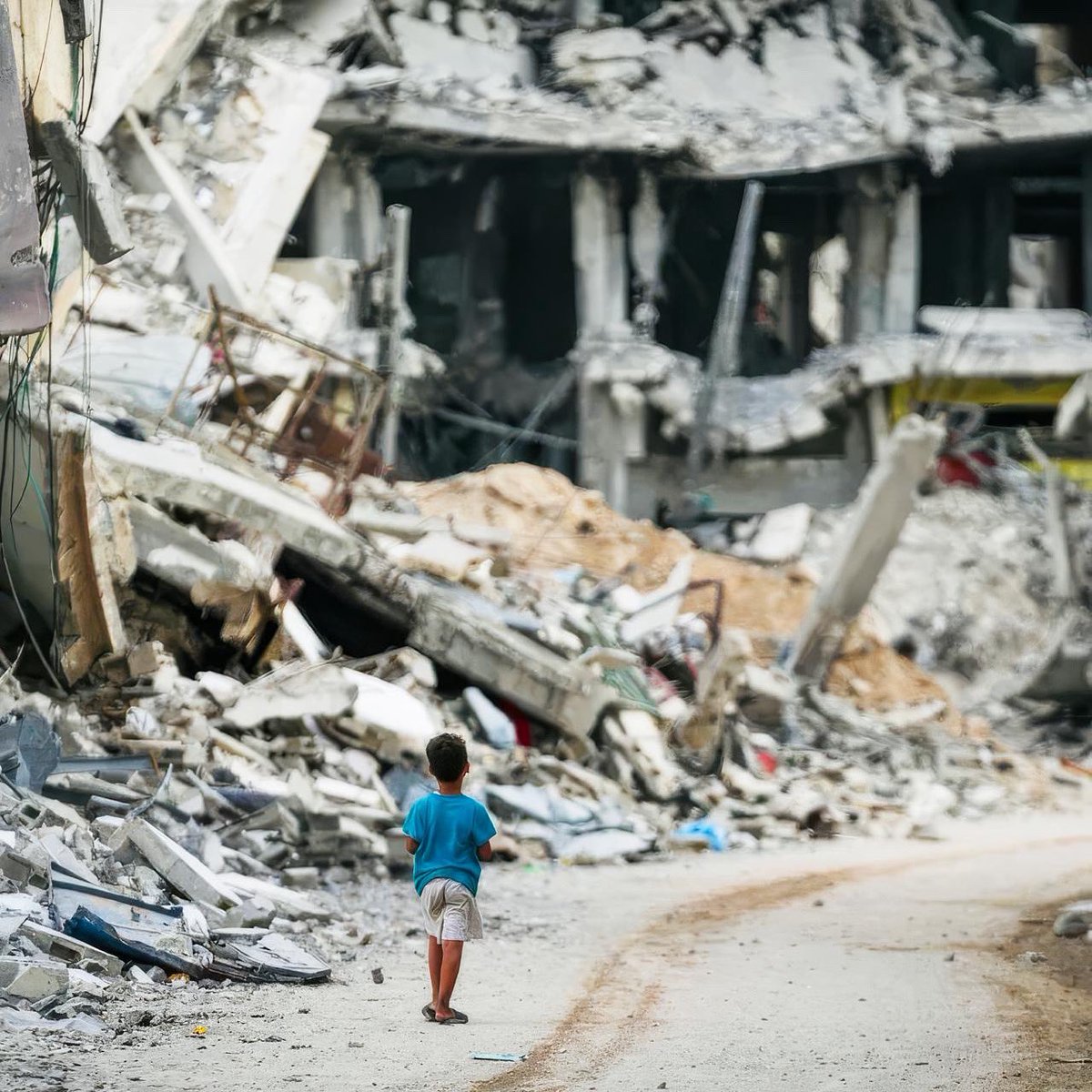 “Evil destruction has taken everything” (Ruins)

Photo: Abdel Kareem Hana
#Peace #Ruins #Gaza #Destruction #Children
