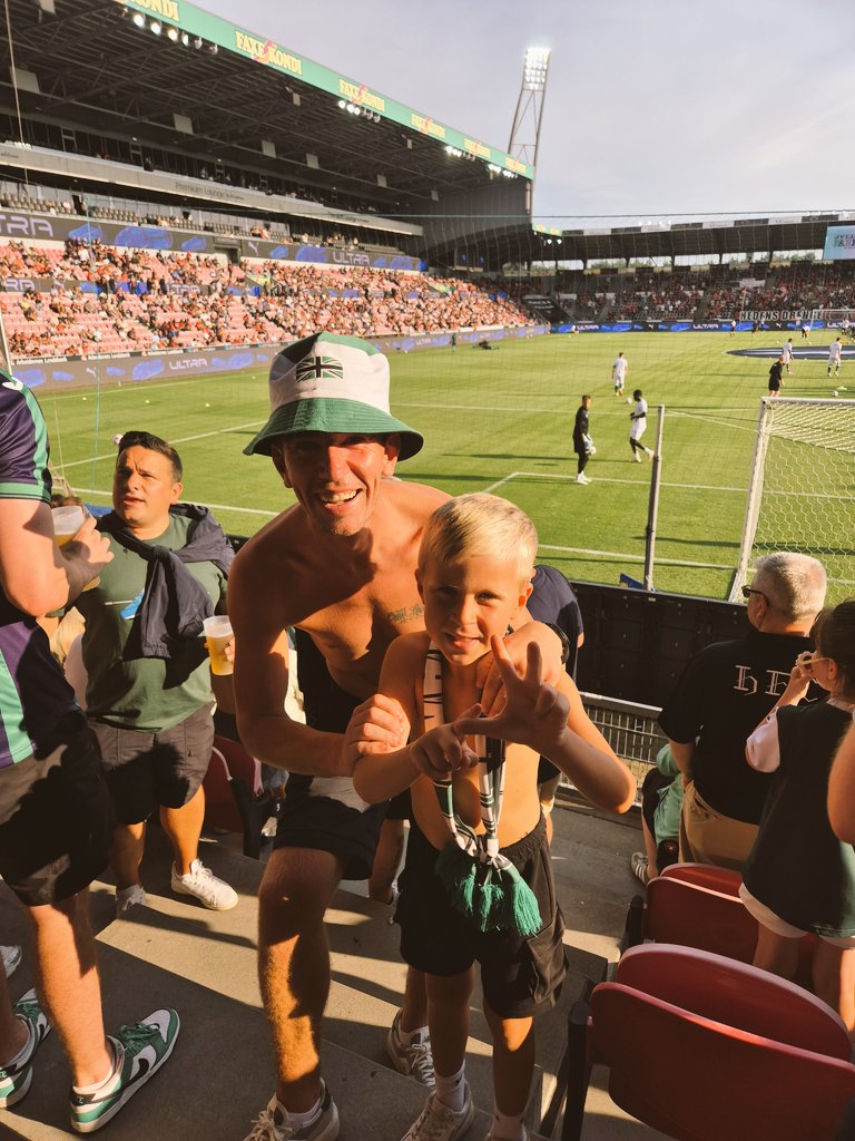 Chris Robertson tweet media