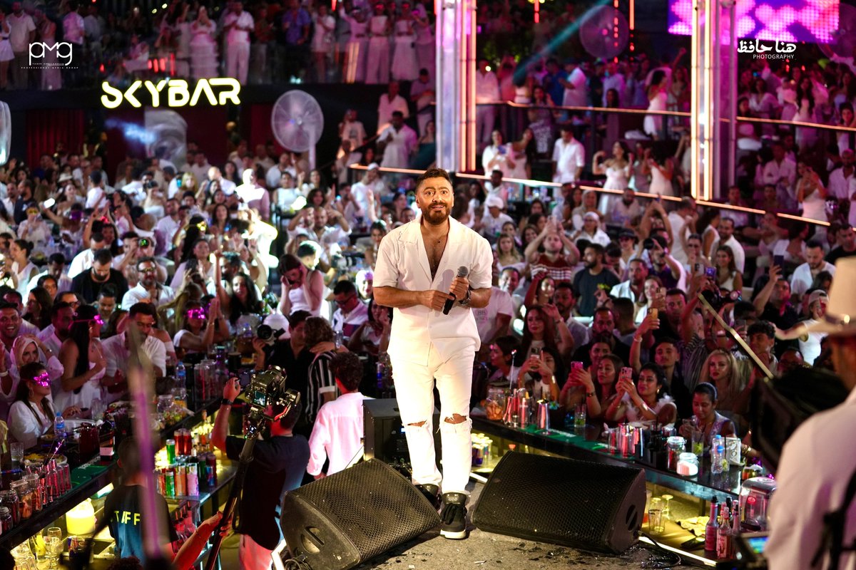 EgyptPmg's tweet photo. لما يقولوا الساحل مولّع 🔥 يبقى @tamerhosny  على المسرح! 😍🎤
#TamerHosny #Skybar #حفلات_الصيف https://t.co/lhZ5hVefh4