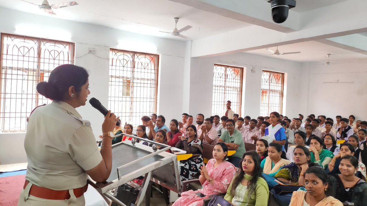On 16.8.25 Koraput Police organized operation Durga campaign at Govt College, Semiliguda. Students and faculty members have sensitized regarding the emergency number of police, child &amp; women help line, importance of laws to offences against women, cybercrime and women's Safety.