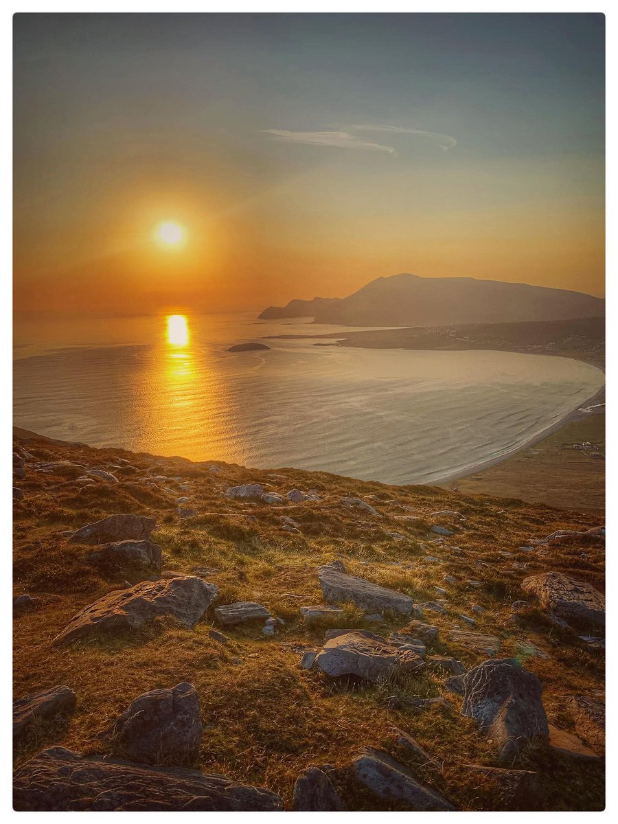achilltourism's tweet image. ☀️ Sunday bliss on Achill ☀️What a weekend of sunshine it’s been here on the island — blue skies, sparkling seas, and the perfect excuse to slow down and soak it all in. 🌊✨
📍Minaun Heights Achill Island
Image : @seancalve 
#AchillIsland #WildAtlanticWay #sundays #amazingachill