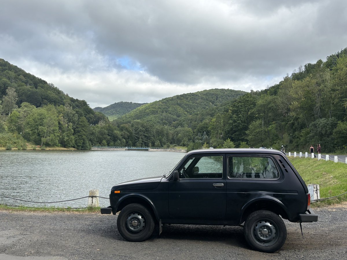 Today I’m visiting real life Chernarus. And I’m travelling in style with HunterZ who brought his ada 4x4. Currently at the hunting ground/dam outside electro. Next stop, Staroye!