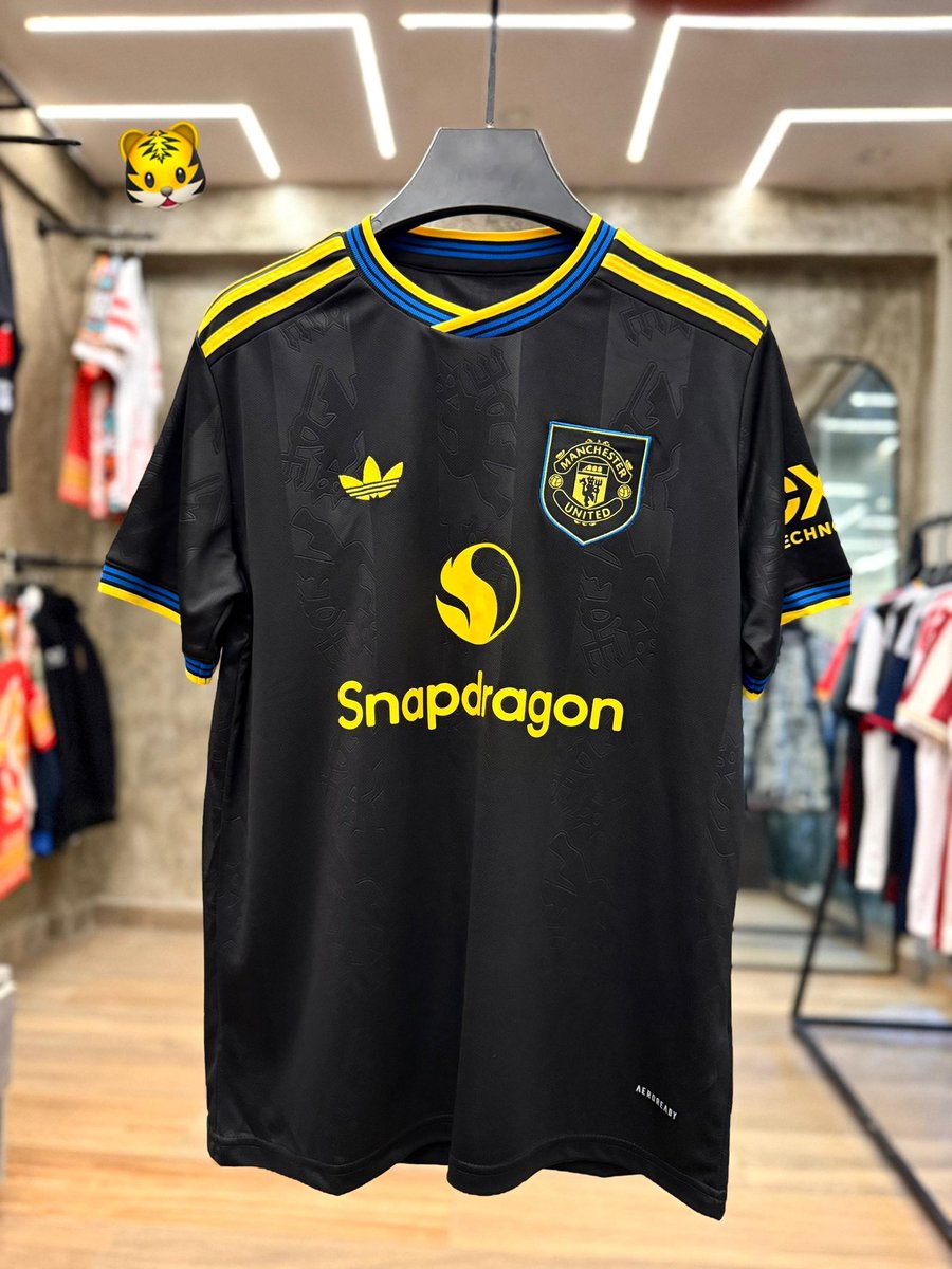 BrickHouseClts's tweet photo. MAN UNITED 2025/2026 HOME AND AWAY KITS NOW AVAILABLE IN STORE 🏪

M—2XL
🏷️ 16,000

Nationwide Delivery 🚚 https://t.co/ILVaLl0BiB