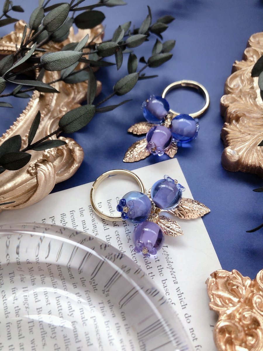 ブタさん&お花ビーズ❁イヤリング  今ならプロフ見るとお得です！❤︎ ♉︎