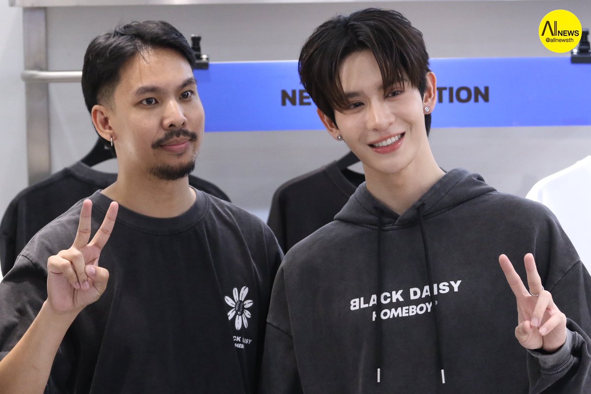 “HOMEBOY X BLACK DAISY COLLECTION” เปิดตัวคอลเลกชั่นสุดพิเศษแห่งปี ที่เป็นการ Collab กันครั้งแรกระหว่างแบรนด์ “HOMEBOY” และ “BLACK DAISY”

BLACKDAISY COLLAB W HOMEBOY  
#JamesSu
#HomeboyxBlackdaisy 
#blackdaisybd
#homeboybkk