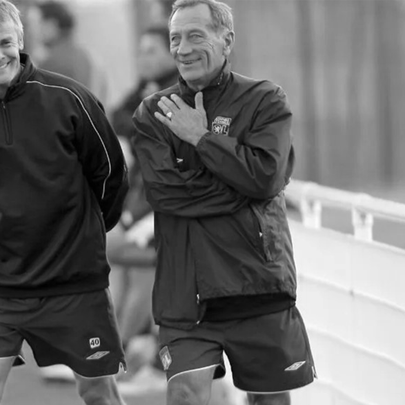 OL's tweet photo. Il était l’un des pionniers de notre académie, un travailleur de l’ombre sans qui de nombreux jeunes de l’OL n’auraient jamais rayonné, Gérard Drevet nous a quittés. 

Nous présentons toutes nos condoléances à la famille et aux proches de Gérard. La famille OL est à leurs côtés.