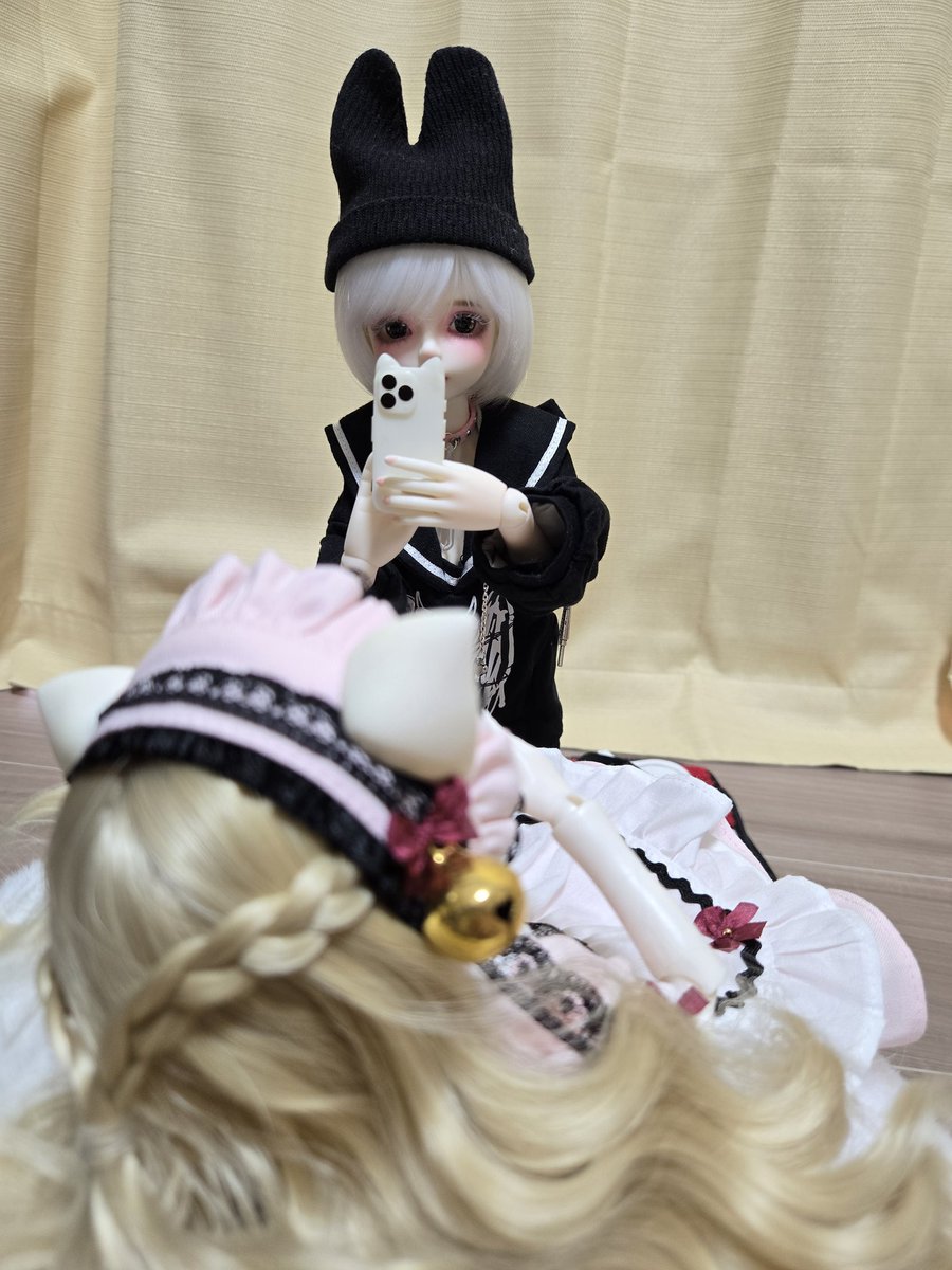 遅ればせながらアイドール東京の戦利品  #ぷちベア 様のドーナツ🍩
この子には大きめって分かってたけど買い与えたくなってしまった〜
あとブースでは気が付かなかったけど以前通販でスマホをお迎えしてました