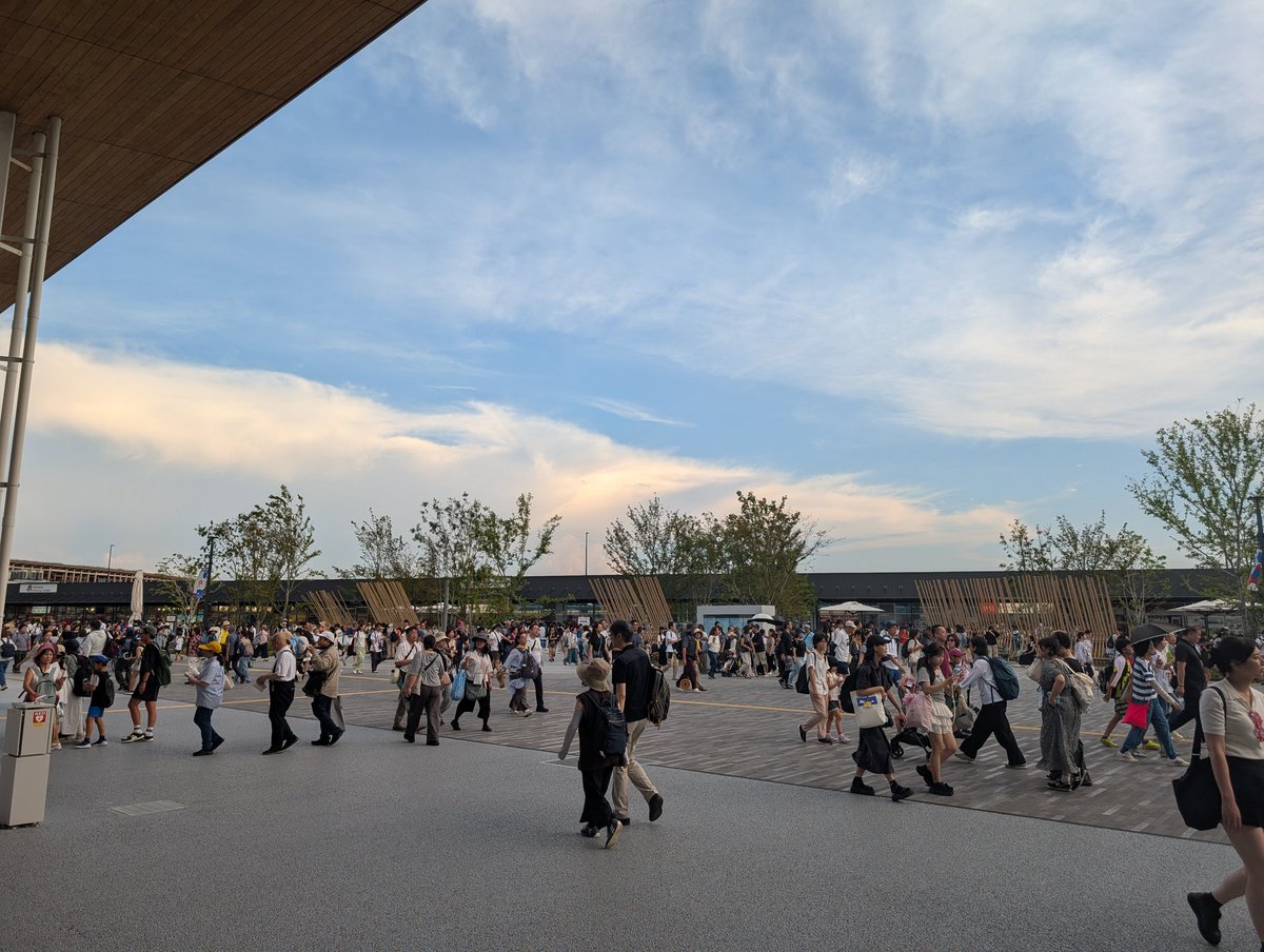 今日の晩飯会場