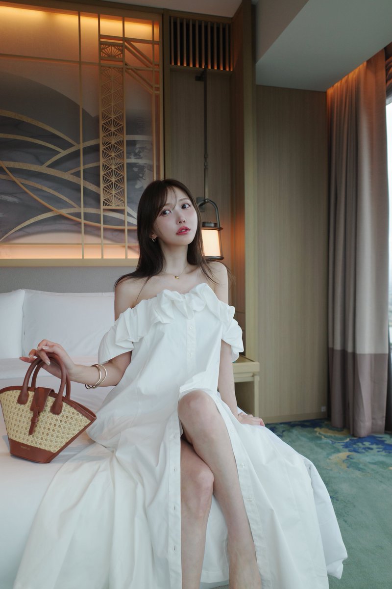 High Summer Coupon 本日まで🎟️✔︎
ec.crayme.com

まっしろ旅映えドレス♡ <a href="/Crayme1/">Crayme,</a> 
しめつけなく移動も楽で
一枚着るだけできまる
すっきり華やか、
センタースリット涼しい＆せくしー

きょうまでお得なのでお見逃しなく🦙