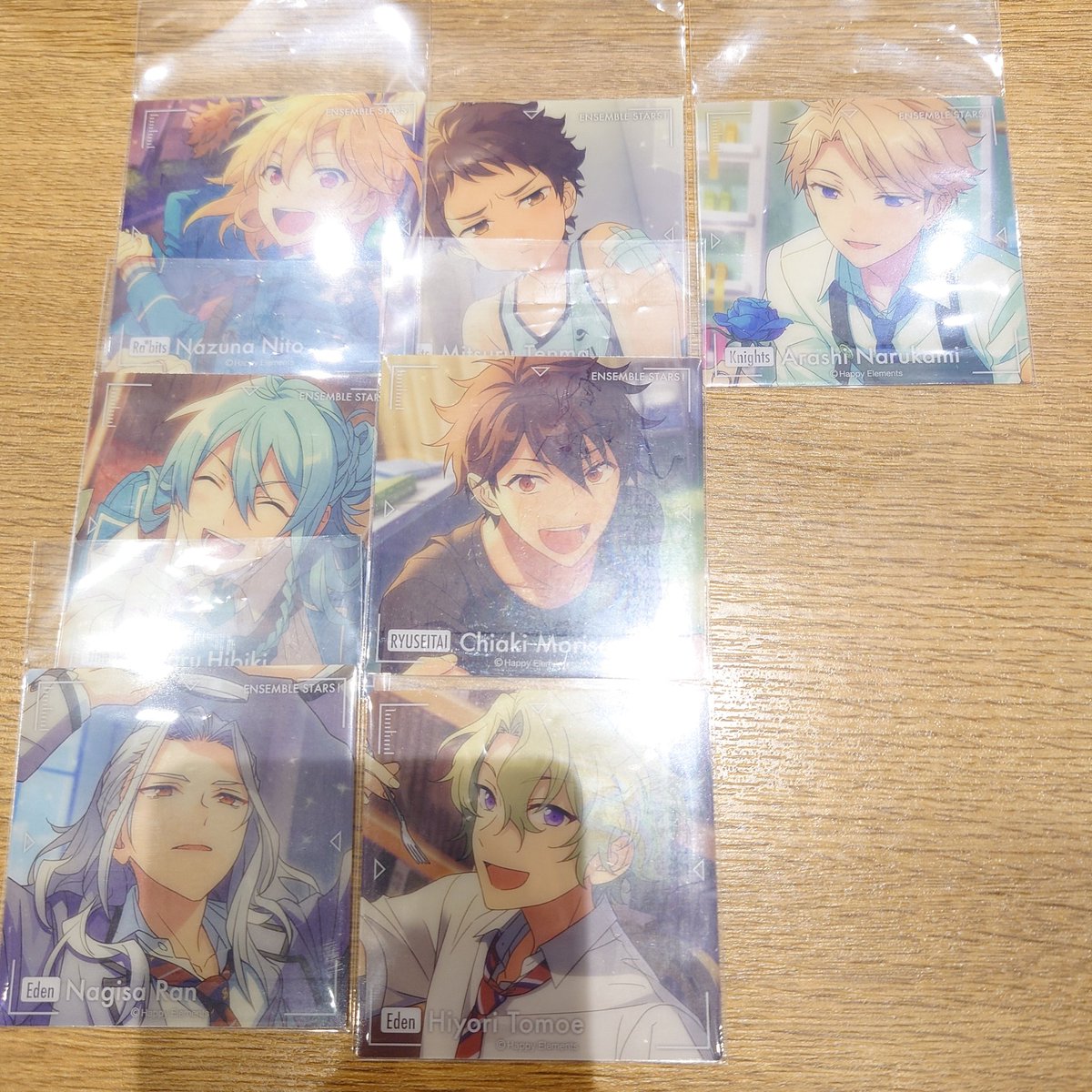 【あんスタ 交換】ましかくフォト カード

譲)なずな光嵐渉千秋凪砂日和

求)零宗＞弓弦1 
 
本日~19時頃までなんばマルイ手渡し
郵送or後日大阪京都手渡し