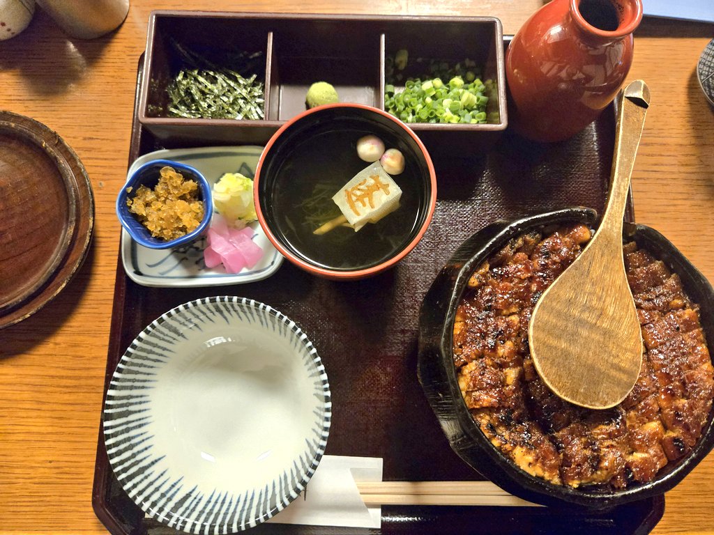 MEVIUSvrc's tweet photo. 名古屋１日目に食べたもの https://t.co/xvbT1BrKdI