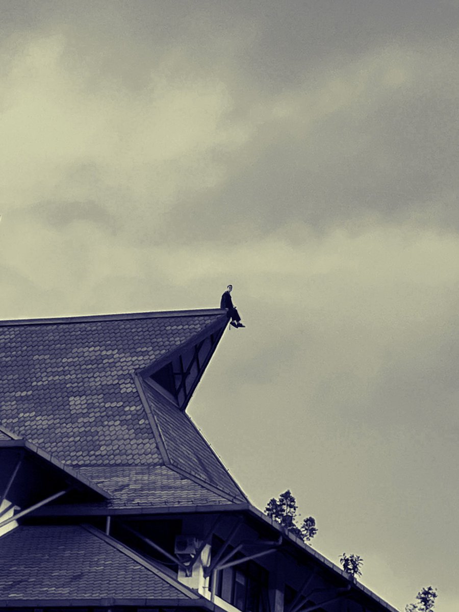 natthankrish's tweet image. keluar if itb dalam kondisi traumatized

sky,