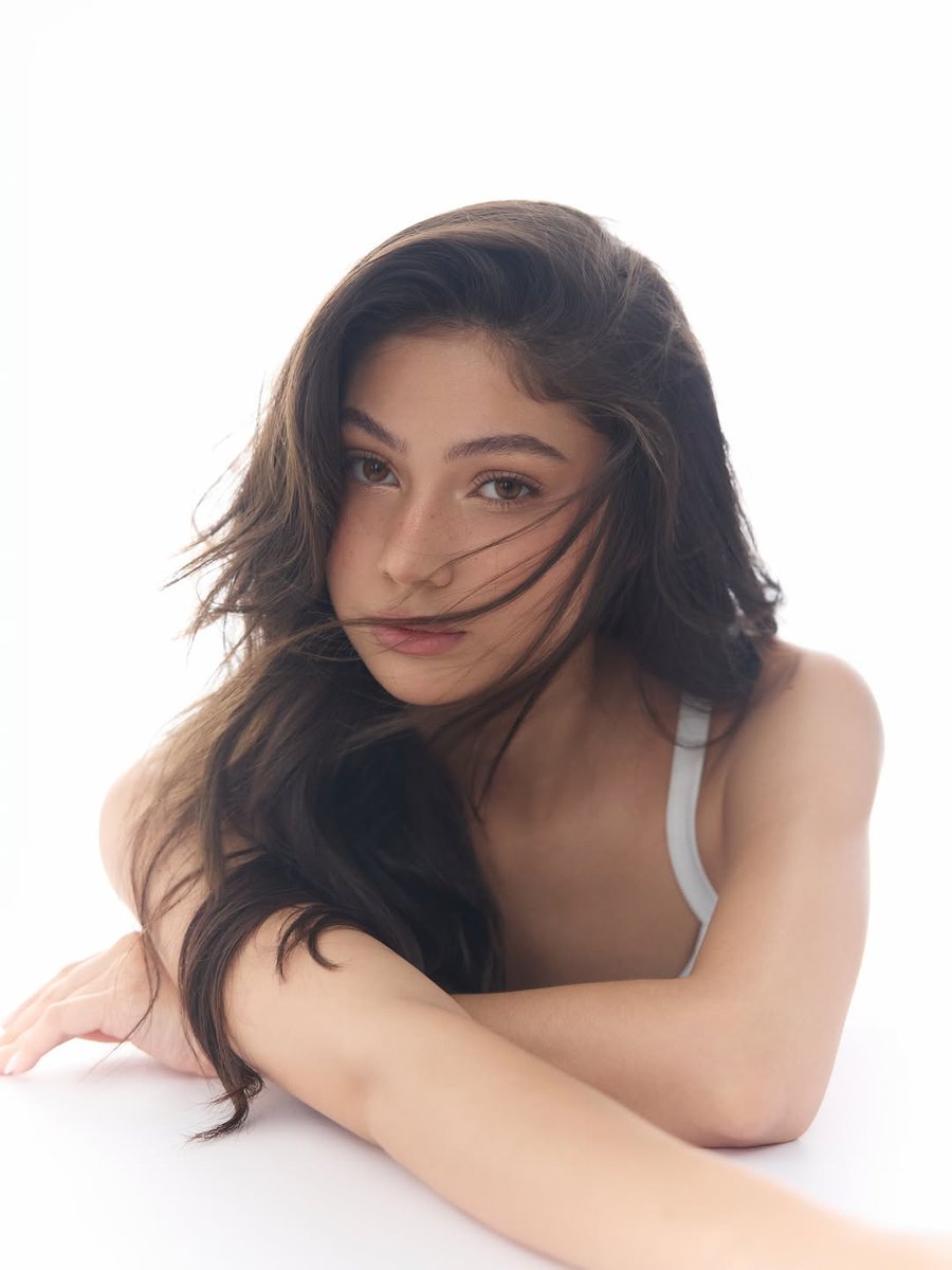 chaleystuff's tweet image. DANG! SHE’S LITERALLY THE DEFINITION OF GORGEOUS #CharlieFleming 

instagram.com/p/DNcr5J3TIgM/…