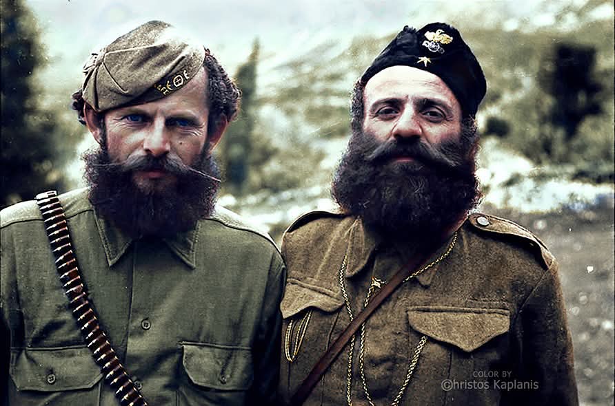 Μαχητές του Ε.Ο.Ε.Α - ΕΔΕΣ, 1943-1944. Αριστερά ο Γεώργιος Αγόρος. Δεξιά ο Επίλαρχος Γεώργιος Ζορμπαλάς

Σαν σήμερα η "Μάχη της Μενίνας" (17 και 18 Αυγούστου 1944)