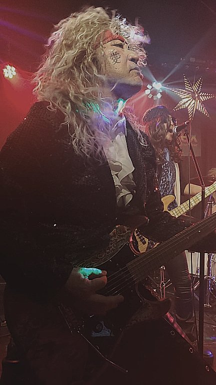 8.31 LOUD BARK 
EUROPE トリビュート　EROGAPPE出陣します😎
大ヒットナンバーから隠れた名曲、泣き泣きナンバーてんこ盛りでお送りします👍
対バンも超豪華!!
渾身のパフォーマンスお見せします😎
是非お越しくださいませ♪♪