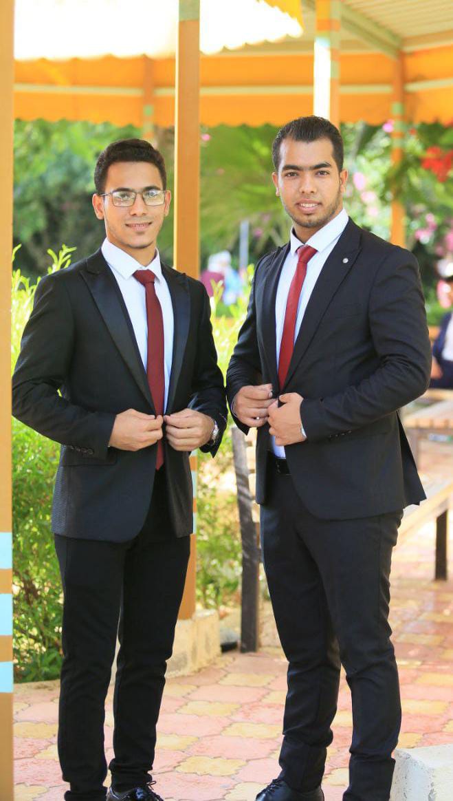 لا حول ولا قوة إلا بالله
اللهم أجرنا في مصيبتنا واخلفنا خيرا منها.

استشهاد ابن عمي محمد هاني جندية (أبو هاني) جراء غارة اسرائيلية استهدفته في مستشفى المعمداني.

رحمة الله عليك يا أبو هاني، بكتب ومكذب الخبر، يا رب صبرنا يا الله.
رحل الجسد وبقيت حيا فينا.

حسبنا الله ونعم الوكيل