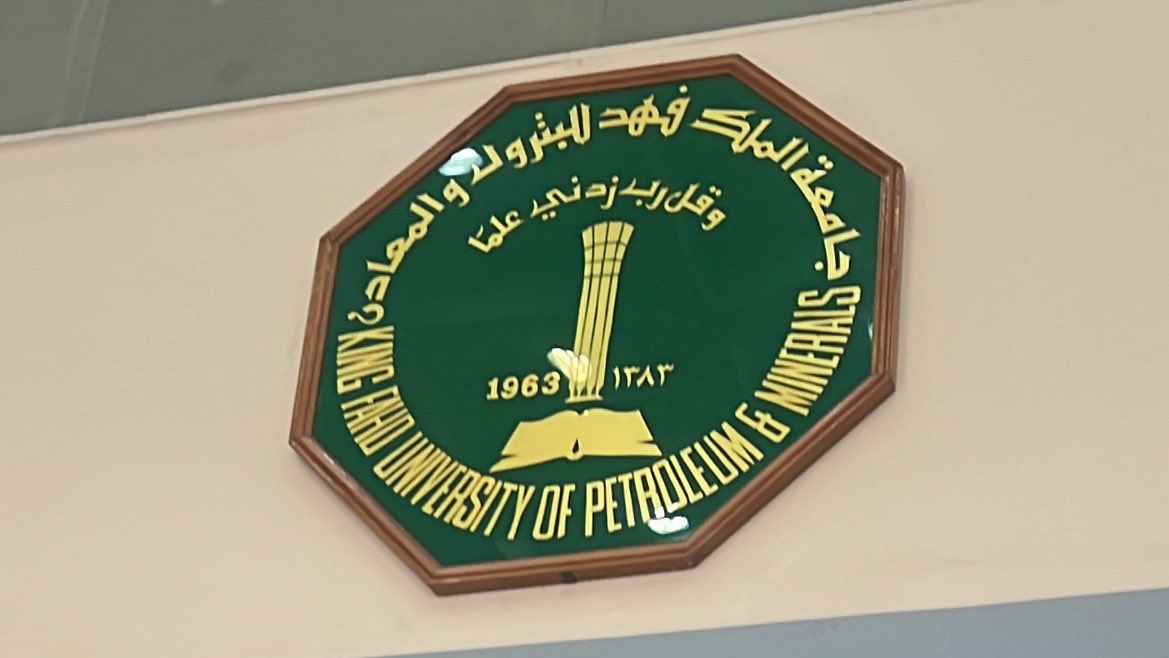 Mju25l's tweet photo. ها انت ذا بـ اليوم الذي كنت دومًا تدعي لأجله، 
ها انت على وشك بدأ الرحله التي لم تكُن من فراغ 
تعبك ، جُهدك ، سهرك ، آلامك الذي لم يراها احد سوى الله 
تلك الليالي التي ضلّيت صامدًابـ ارادة الله ثم ارادتك 

2025/8/17 .. الحمدلله💚 https://t.co/E5kP16FQaX