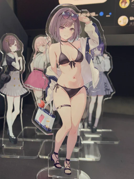 今回C106に参加した目的でもあるprskで最も等身大でリアルで生々しいエロスを放つ女こと東雲絵名のセクシーイラスト本 東雲絵名の放つエロスに男も女も関係ありませんよね どエロアクスタを買えた時の喜びは計り知れない