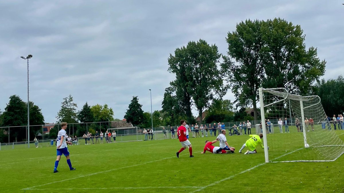 asvarkel's tweet photo. ASV Arkel 1 wint zijn eerste oefenwedstrijd van het seizoen op sportpark Schoonzigt met 5-0 van Cabauw 1 π΅βͺοΈβ½οΈππΌ #asvarkel #arkel #Schoonzigt #supportarkel @vvCabauw1958 https://t.co/FNEahRBiai