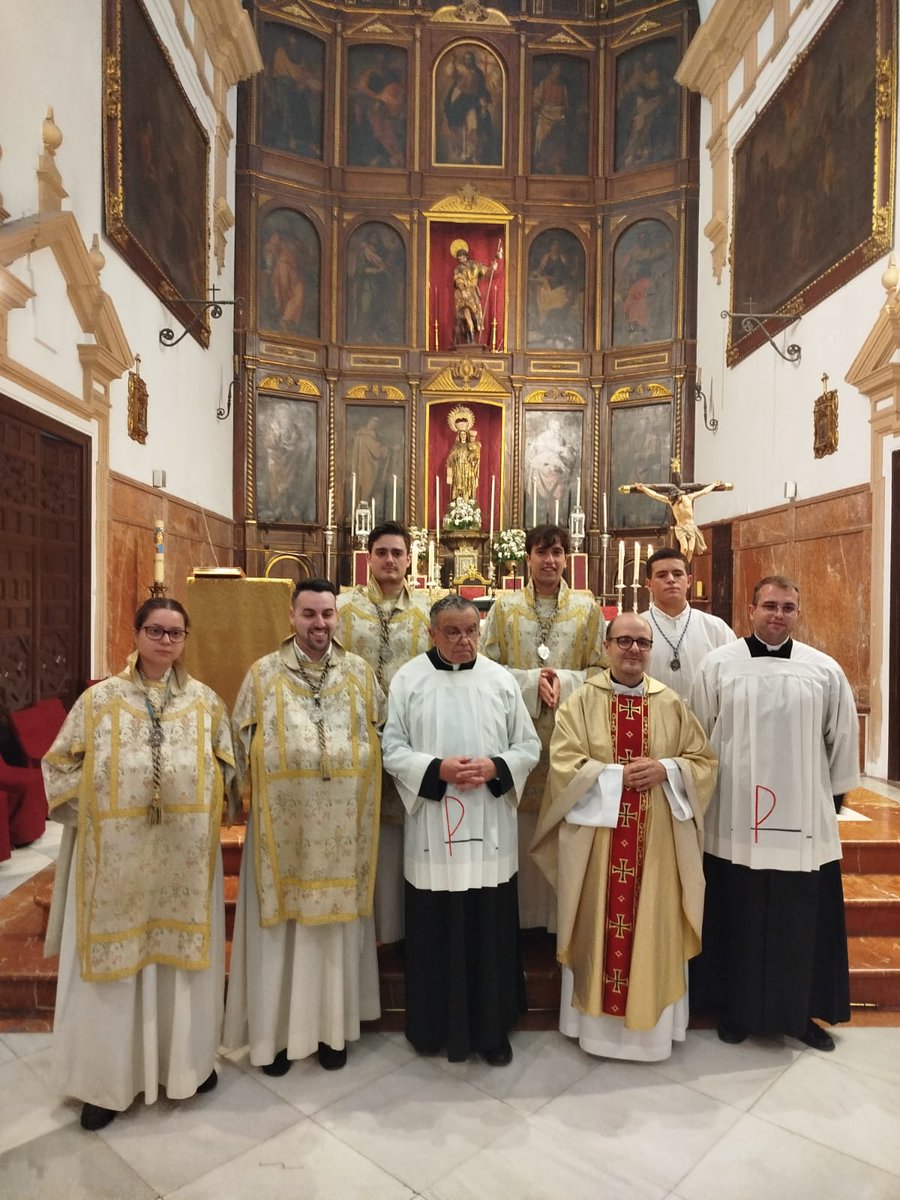 Hdad. de San Roque (@hdad_sanroque) on Twitter photo 🟣🟢 ACTUALIDAD |
En la tarde de ayer, 16 de agosto, participamos junto con <a href="/Hdadlosnegritos/">Hermandad Los Negritos</a> , <a href="/virgenSierraSev/">Hermandad de la Virgen de la Sierra Sevilla</a> y grupos parroquiales en la misa vespertina en honor a San Roque.
#HdadSanRoque 🟣🟢 ACTUALIDAD |
En la tarde de ayer, 16 de agosto, participamos junto con <a href="/Hdadlosnegritos/">Hermandad Los Negritos</a> , <a href="/virgenSierraSev/">Hermandad de la Virgen de la Sierra Sevilla</a> y grupos parroquiales en la misa vespertina en honor a San Roque.
#HdadSanRoque