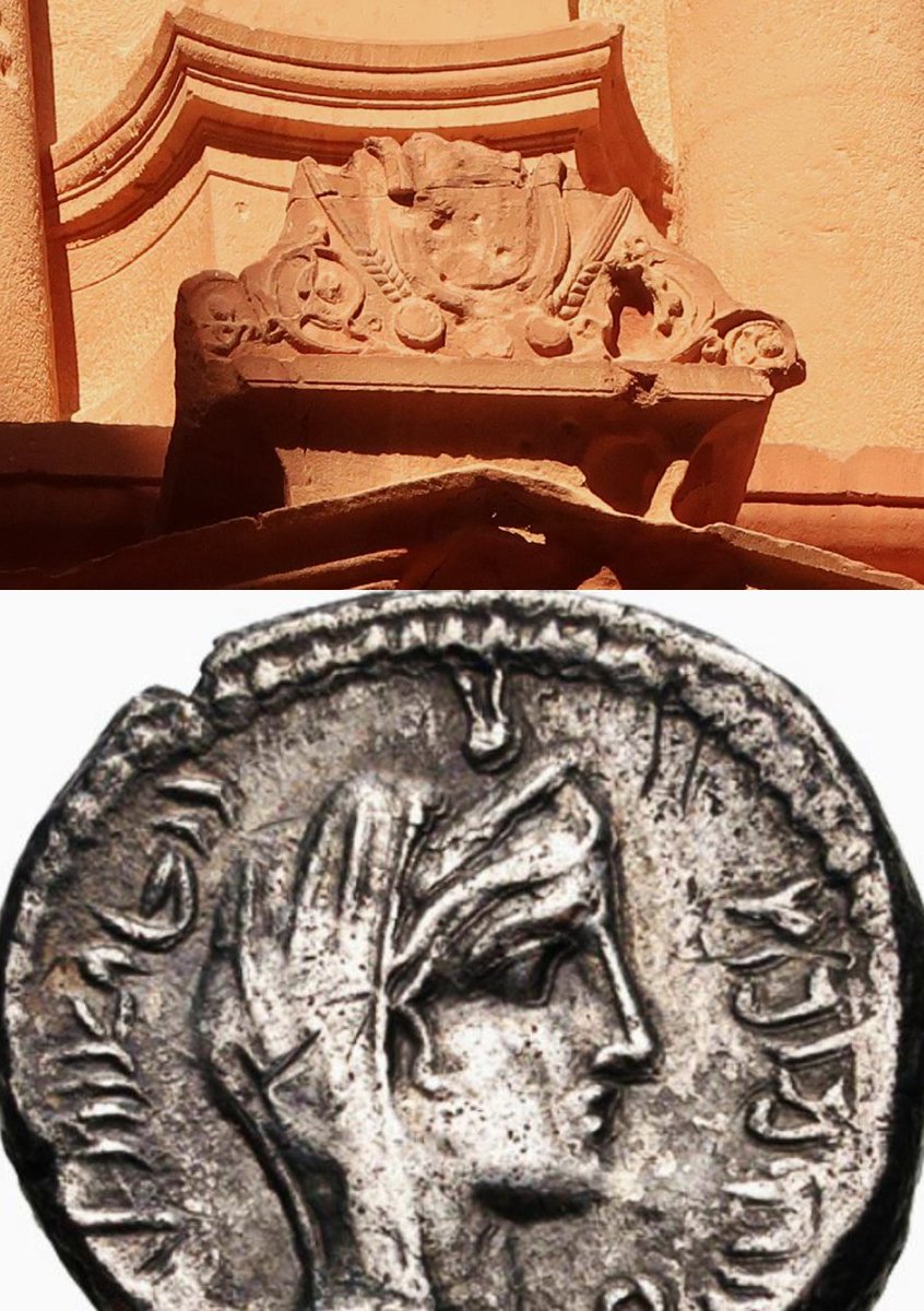 La Khazneh, à Pétra, est ornée de la coiffe de la déesse Isis qu’on trouve également sur les monnaies de la reine nabatéenne Houldou