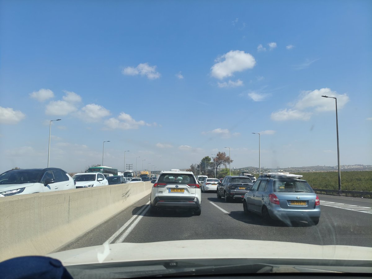 1. עזבתי את הילדים ל-250 ימים בשביל החטופים
2. אני בחרדה מסבב המילואים הבא
3. חבר שבמילואים אמר שעברנו מהשלב שמילואים הם סיוט, לשלב שאנחנו מזיקים לעצמנו
4. נמשיך להגיע כל עוד יש חטופים בעזה.
5. דווקא היום. מפגינים חוסמים אותנו להגיע ליום כיף לילדי המילואים כדי שלא נשכח את החטופים