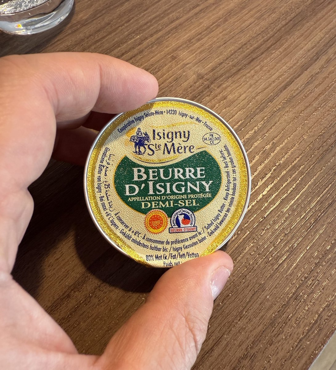 creapills's tweet image. Saviez-vous que le nom Disney vient de la commune d’Isigny-sur-Mer, célèbre pour son beurre ?

Les ancêtres de Walt Disney étaient normands, originaires d’Isigny. Une fois installés aux États-Unis, ils ont anglicisé leur nom, devenu… Disney.