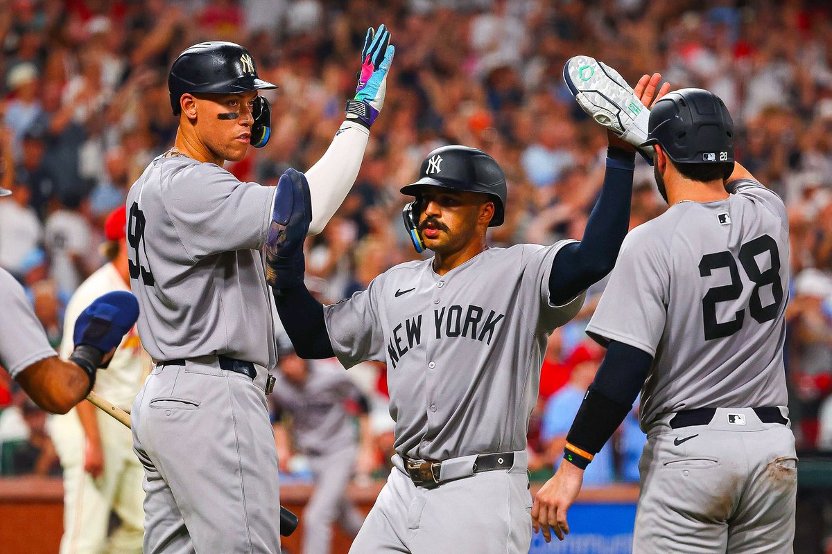 Mutlu pazarlar Yankees ailesi.