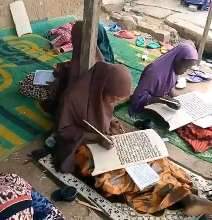 Baffffa's tweet image. Why pictures like this never trend?