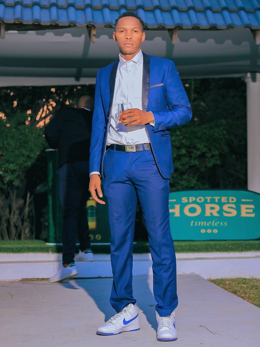 SakhileNkambule's tweet image. To new beginnings &amp;amp; bold journeys ahead 🥂 Congratulations RES on the new tasty rum #SpottedHorseRum #TimelessExperience