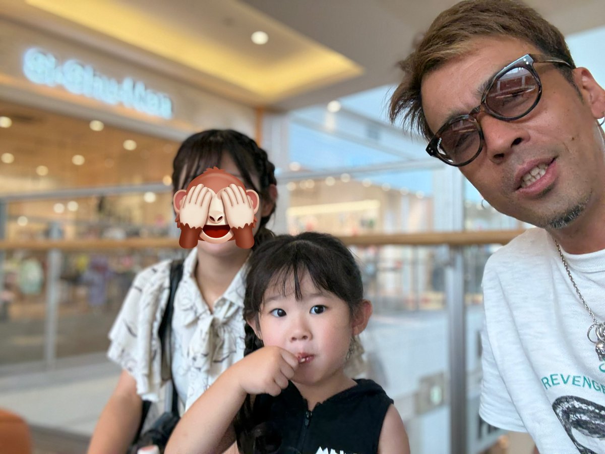 toumahimari's tweet photo. 昨日はトモゾーンでくに君主催のAHK杯
ガチャガチャのヤローばかりで楽しかった✨くに君毎回ありがとう🫰トモゾーンの運営の皆さんもお疲れ様でした🫡
日曜日は超〜久しぶりの娘と孫と3人で墓参りからのモレラデート❤️愛も変わらず2人とも可愛い😍 明日からも頑張る💪
お疲れちゃんでした🍻
#AHKGroup https://t.co/LCgfhBSIWA