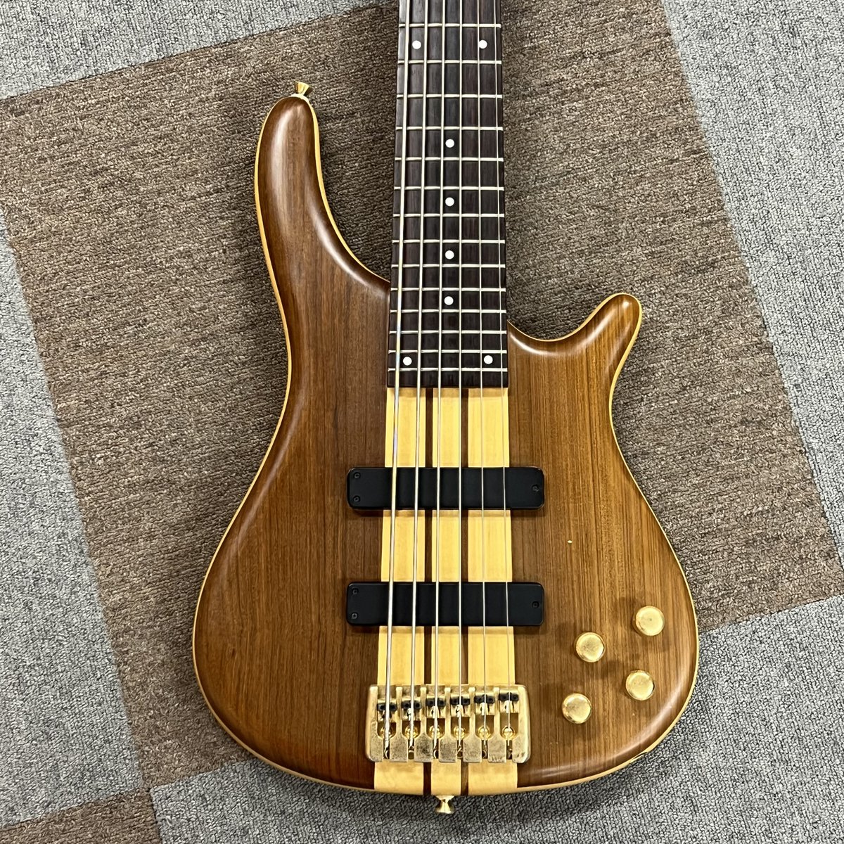 中古入荷情報】 K-GARAGE 6弦ベース ¥41,800(税込) スルーネック6弦