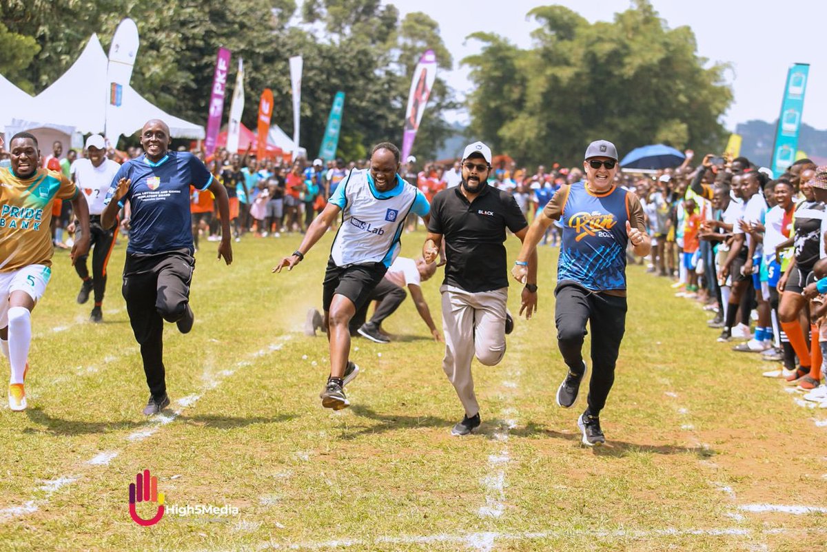 Kibela tight on the lace 😂 come witness the struggle to the finish line and enjoy the fun with us this 12th October we at Nec pitch 😎Register now bit.ly/reg-corporate-… for your tickets 
#CorporateRunUg #Runfortheexpectantmothers