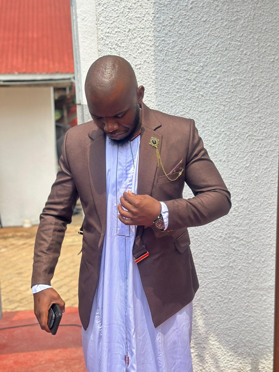 IsmaKelly6's tweet photo. Traditional outfits speaks volumes about how heritage and culture roots https://t.co/jRdnwfBSFH