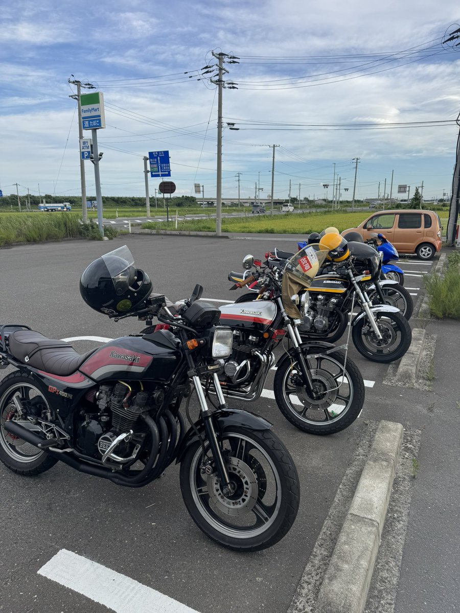 hiroZ650tani's tweet photo. 今日の四コマ❕
本日は福島はいわき市の方へ🏍💨
オール下道300キロ……
お疲れ様でした🫡
#福島県
#道の駅よつくら港
#道の駅なみえ
#Kawasaki
#z650zapper
#z400FX
#GPz400F2
#SUZUKI
#GS550
#HONDA
#CBR1100
#宮城んだっちゃ村青年団
#愉快な仲間たち
#女子メンバー募集中 https://t.co/4oTFYlaHaA
