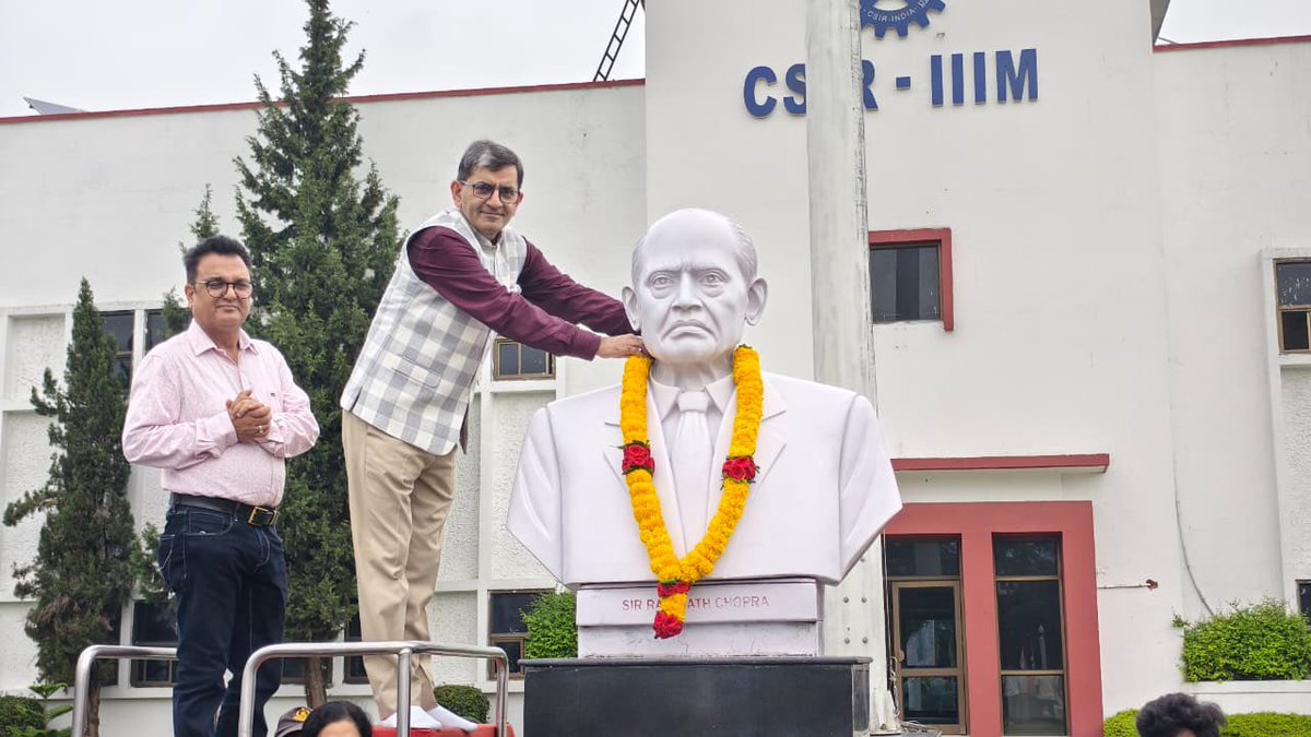 csiriiim's tweet photo. Remembering the roots: Paid rich tribute to Father of Indian Pharmacology and Founder Director of CSIR-Indian Institute of Integrative Medicine (CSIR-IIIM)                                                             
                                                                                                                                   Today, we celebrated the 143rd Birth Anniversary of Col. Sir R. N. Chopra, Founder Director of CSIR-IIIM, fondly remembered as the Father of Indian Pharmacology. Director, Staff and scholars paid floral tribute at his statue, commemorating a legacy that continues to shape Indian science and integrative medicine.                                                                                                      
                                                                                                                               Echoing Innovation. Celebrating Legacy.                                                                                             
                                                                                                              #EchoesOfInnovation #CSIRIIIM #IndianPharmacology #HeritageInScience #ColChopra