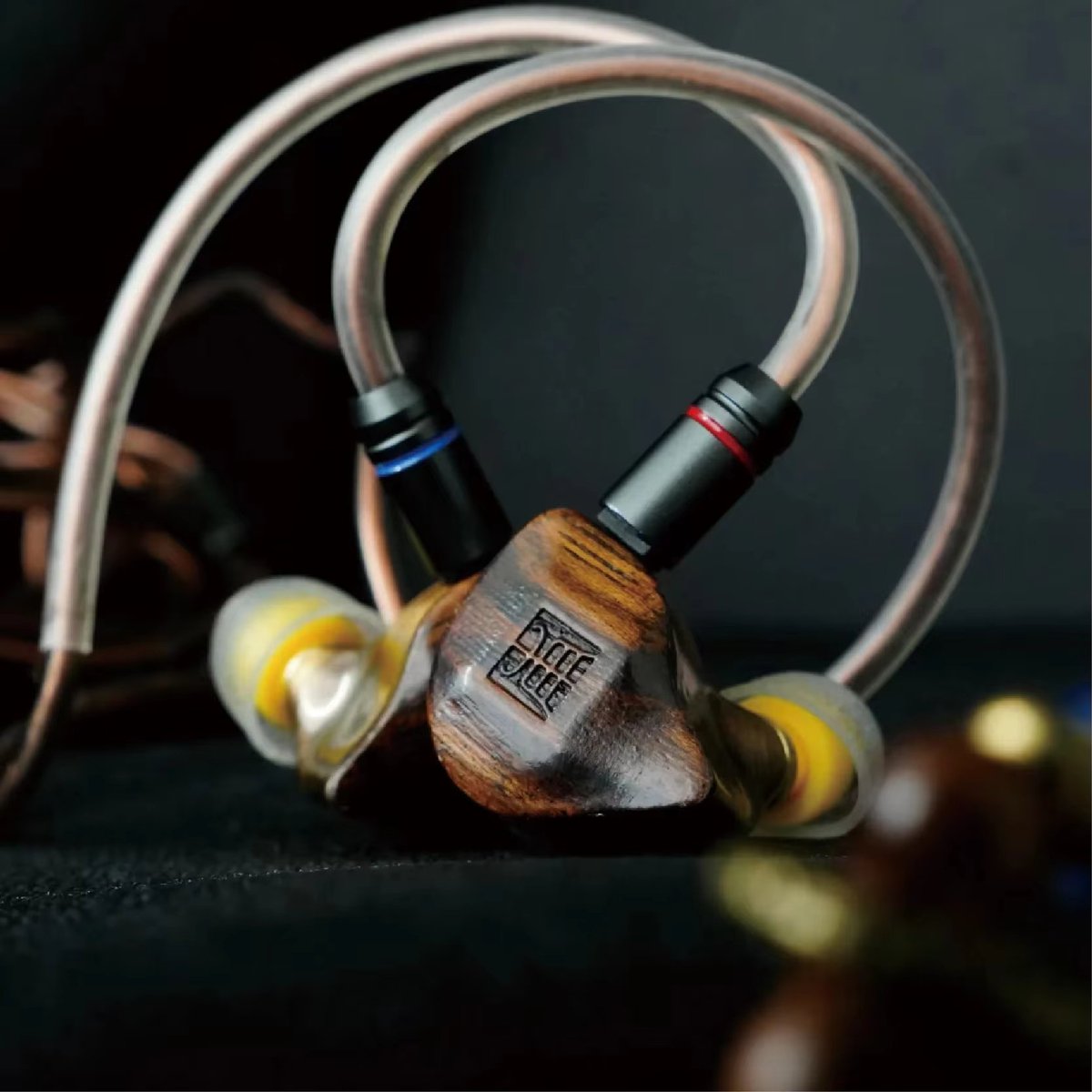 AKHiFi_Audio's tweet photo. 🔥 TANGZU DUFU 2
✨ 1ダイナミックドライバー + 2バランスドアーマチュア
✨ ハイブリッド設計で深みあるサウンド🎶
🎁 限定クーポンコード: 1ECXAWEKZDCI
📢 今だけの特別価格!音楽の秋を極上サウンドで楽しもう🍁
#TANGZU #DUFU #イヤホンセール #オーディオ #クーポン祭り
URL:https://t.co/MYO9Rn47AV