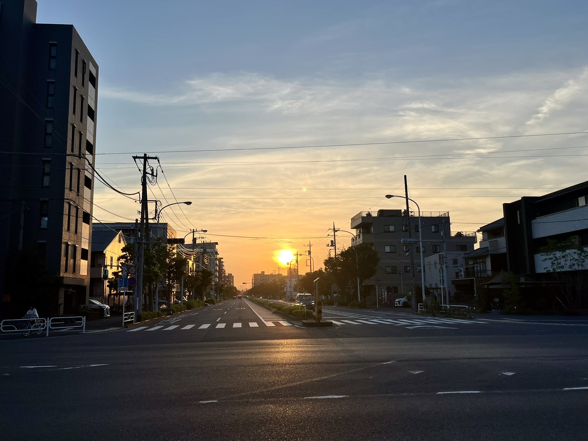 夕暮れ 夕暮れの商店街 | GANREF