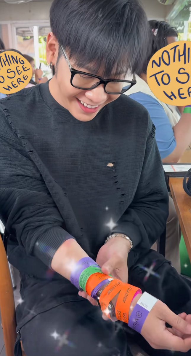 เกือบถึงข้อศอกจริงๆ55555555555555