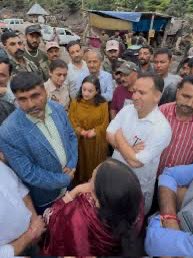 visuals of Day 4 Rescue Operation Padder #Kishtwar 63 dead till now || 150 missing...