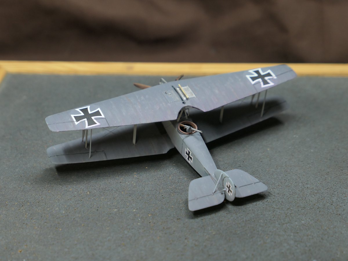 KP 1/72 AGO C.Ⅳ 完成

W.W.1時代の偵察機との事で、ちょっとマイナーな機体なのかな？
複葉機は手間がかかるのでサボってましたが、「この位なら気楽に作れるかな～」というくらいの手のかけ方で作ってみました。
1週間の制作でこの雰囲気ならアリかな。

#積みプラ崩し大会2025夏 #完成 #5個目