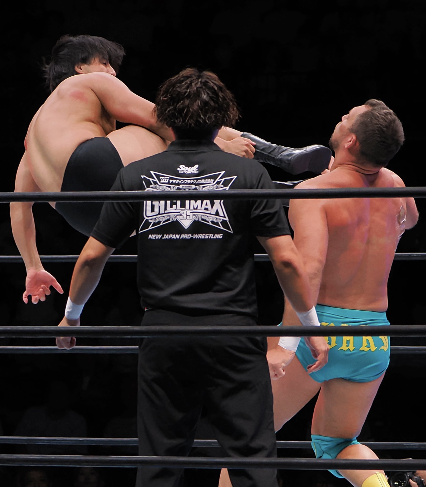 新日本プロレス ルームウェア 2020 限定 MXからSkull Endの連携技で、SANADA&BUSHI組が快勝！試合後、梶
