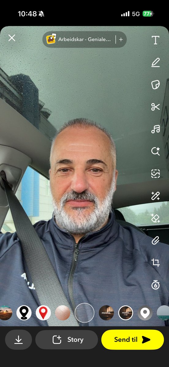 35 år vs 70 år 🤝

Tid kan aldri kjøpes tilbake. Spør alle som er 70 år hva de angrer på – svaret er alltid det samme: Jeg kan ikke kjøpe livet tilbake. Du kan kjøpe alt, men ikke livet. Derfor: tjen og bruk pengene i din beste alder, ta risiko mens du er ung, og nyt hvert