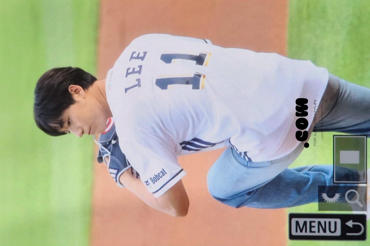 dohyundotcom's tweet photo. 250817 두산 시구
#이도현 #LEEDOHYUN #イドヒョン

⚾️ https://t.co/FSlB3eu6DR