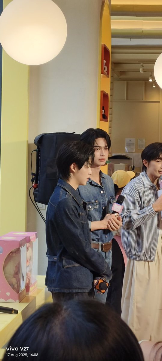 พ่อพ่อ หัวใจบ้านโอภาสฯ

WIN MICK GISMOW X SOURI

#GISMOW_Meets_SOURI 
#GISMOWxWinMick
#mickmetas