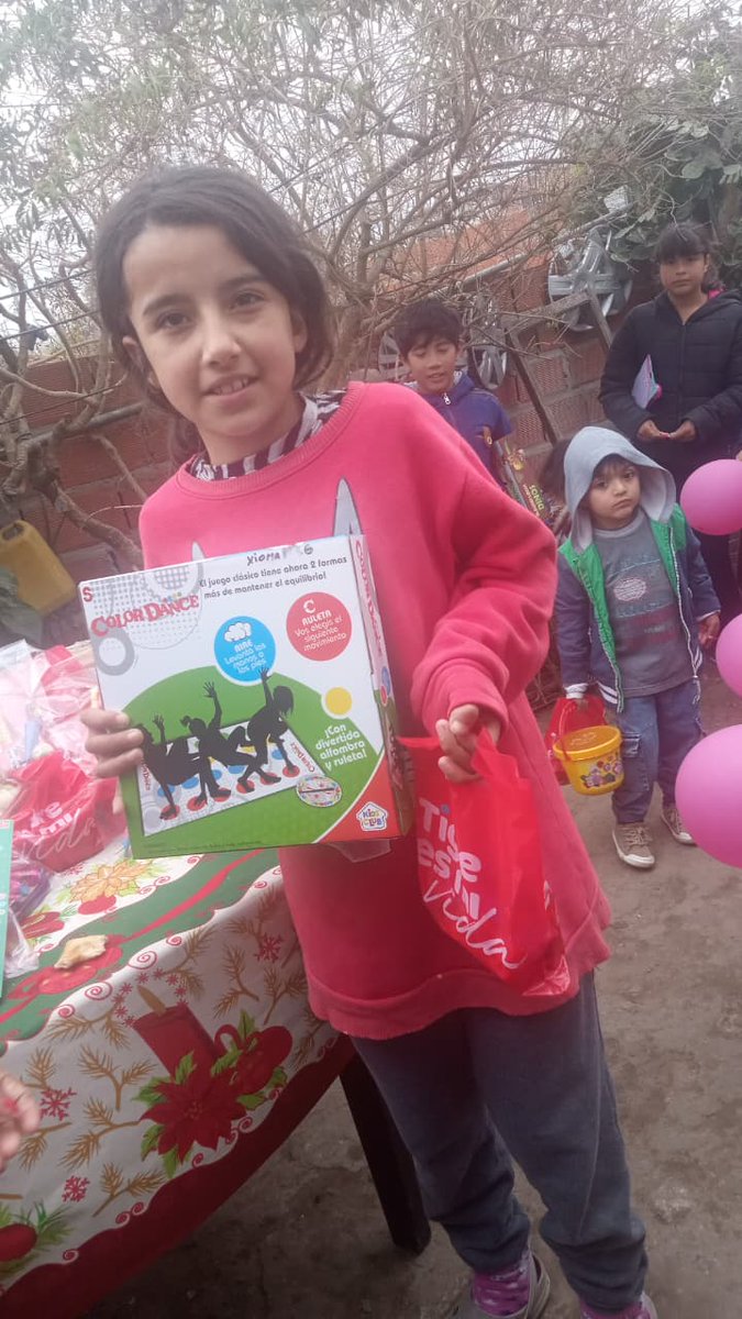 Maria54316947's tweet photo. Hoy por la tarde estuvimos compartiendo la merienda por el día del niño en el merendero "Mujeres Unidas" de Blanca Canteros 
#Mujeres con propósito https://t.co/saKrsPaH20