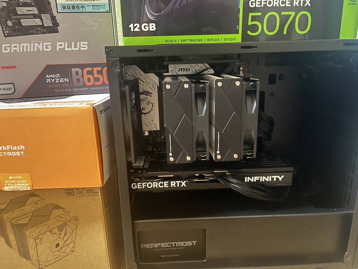 hihiro_25's tweet photo. 初BTOでゲーミングPC購入!!!
PCショップzeRo様(@zeRo__pc)で購入しました。
光らないモデルで探していて大手BTOと迷いましたがＬＩＮＥ相談、電話相談も丁寧親切で某BTOよりもかなりお安く購入できて１万円OFFクーポンまで使わせて頂き高スぺPCでめちゃめちゃ大満足です。
#zeRoレビュー https://t.co/AaB7IiSlWM